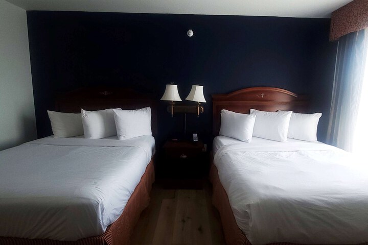 1 King Bed Studio Suite (16 of 23)