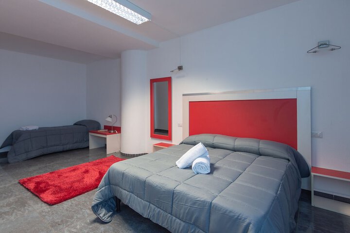 Room 25 of 47