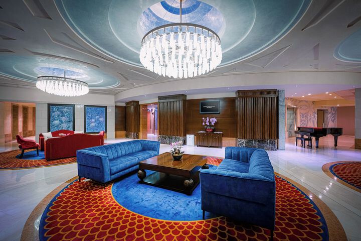 Entrance & Lobby