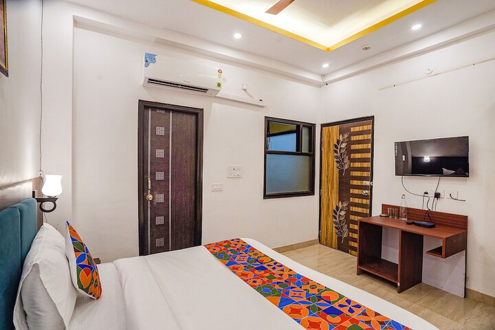 Room 15 of 23
