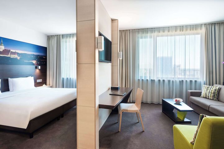 Room 3 of 67