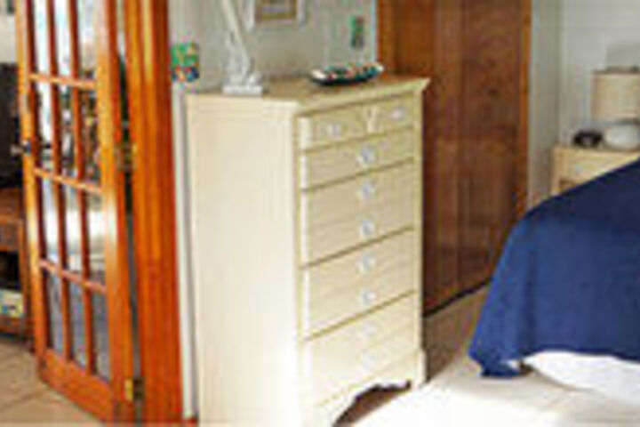 Room 13 of 27