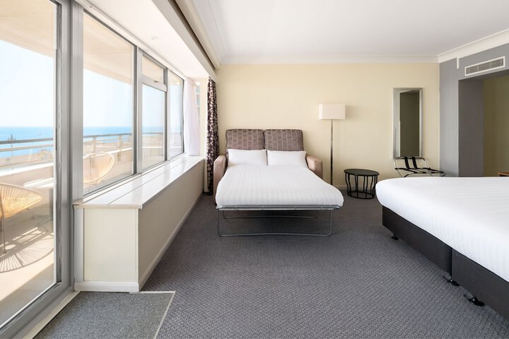 Room 40 of 137