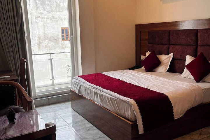 Room 18 of 46