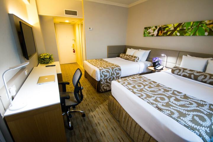 Room 6 of 137