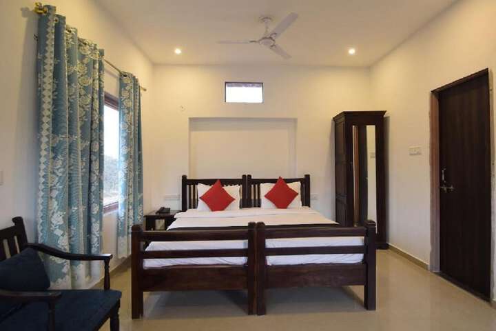 Room 12 of 90