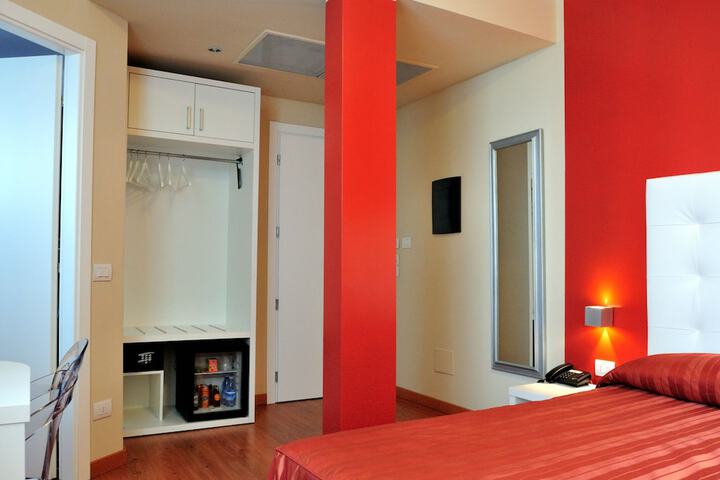 Room 6 of 35