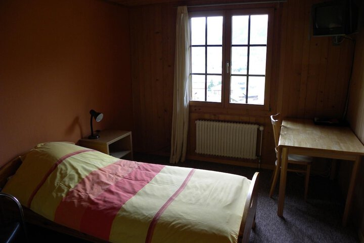 Room 14 of 64