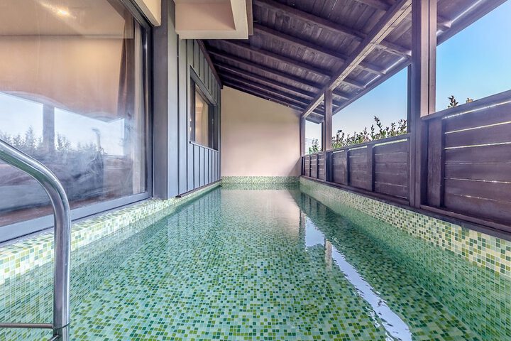 Pool 92 of 144