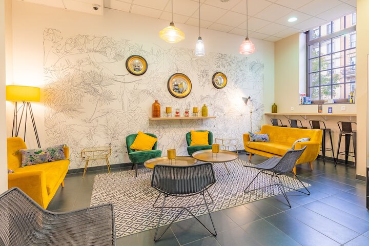 Entrance & Lobby