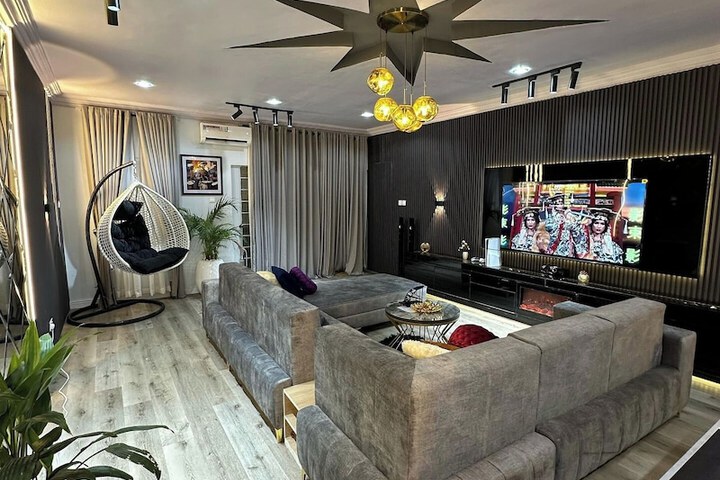Room 8 of 40