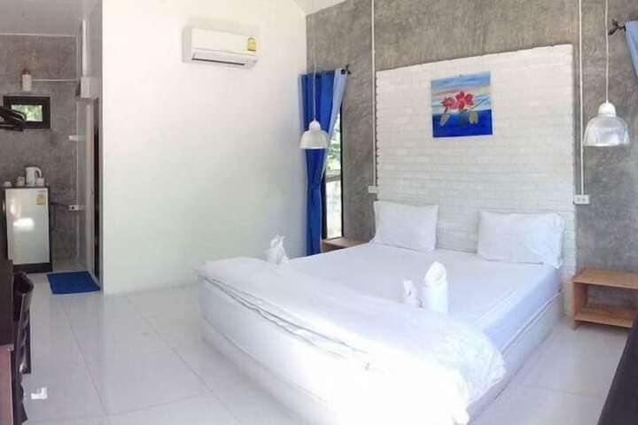 Room 7 of 27