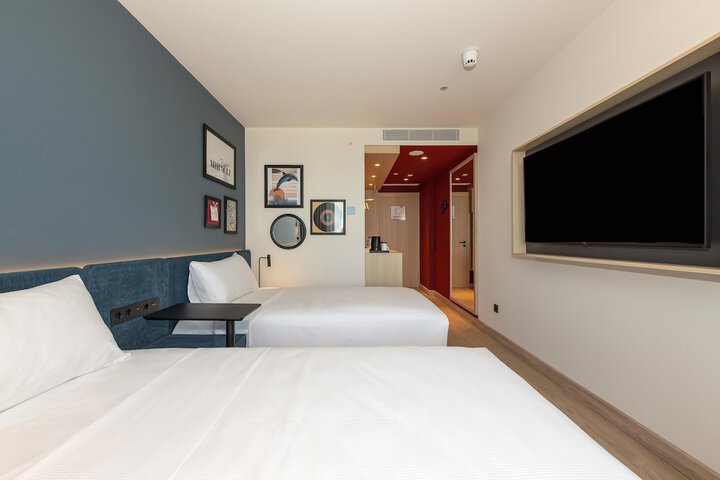 Room 21 of 54