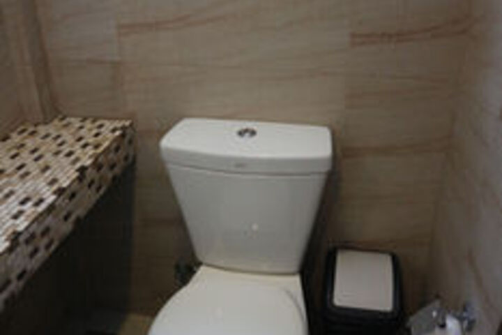 Room 2 of 38
