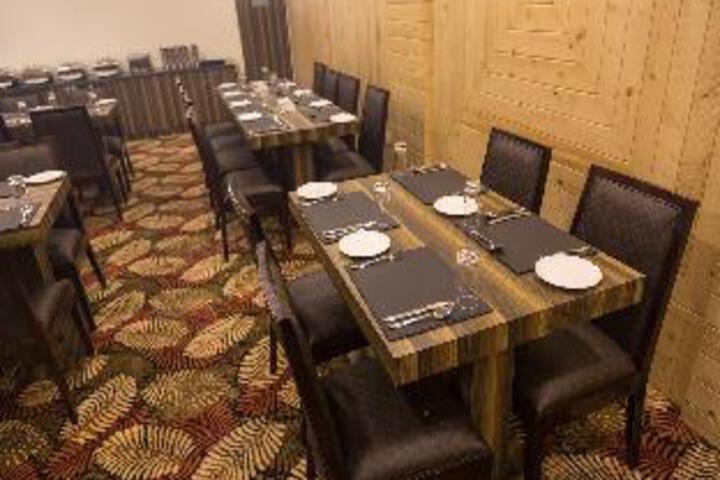 Dining 10 of 23