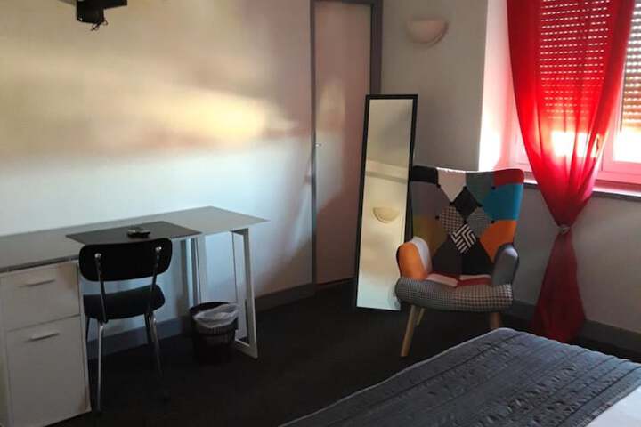 Room 17 of 31