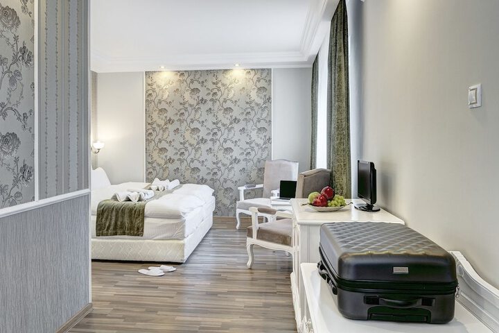 Room 16 of 51
