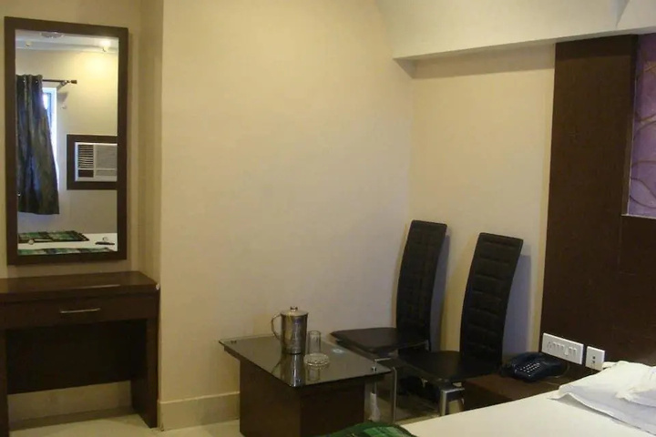Room 2 of 4