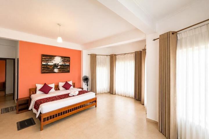 Room 3 of 34
