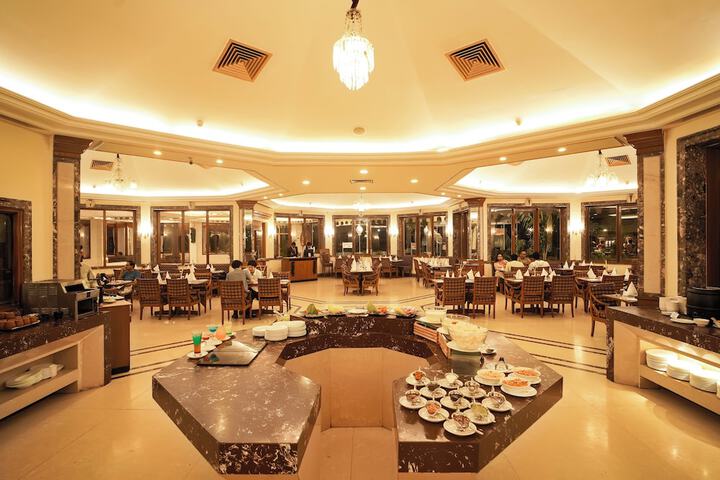 Dining 62 of 112