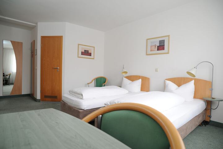 Room 5 of 37