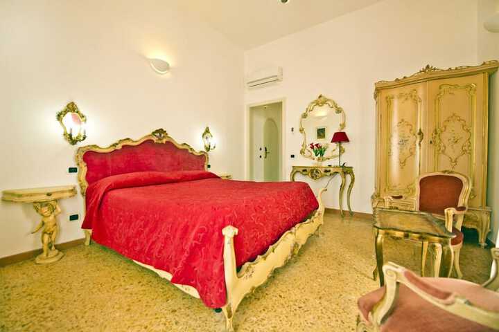 Room 3 of 21