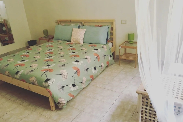 Room 9 of 10