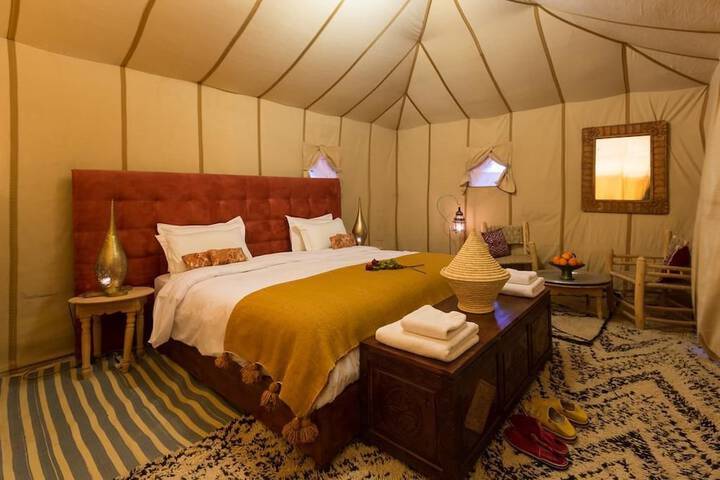 Room 4 of 9