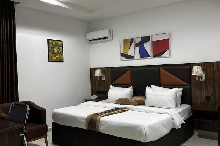 Room 15 of 62