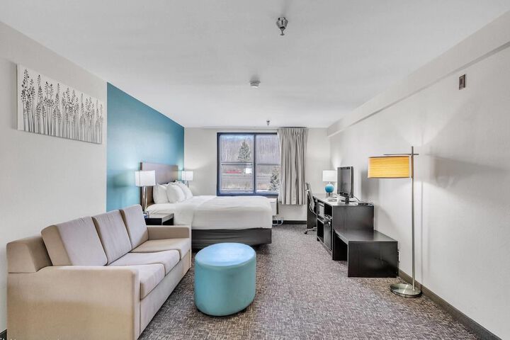 Room 10 of 29