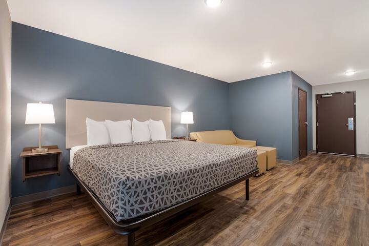 Standard | King Bed (10 of 10)