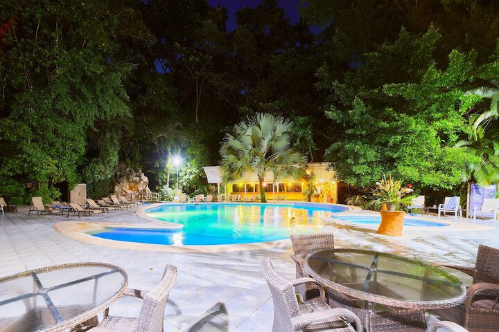 Pool Hotel