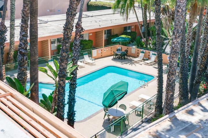 Pool 16 of 23