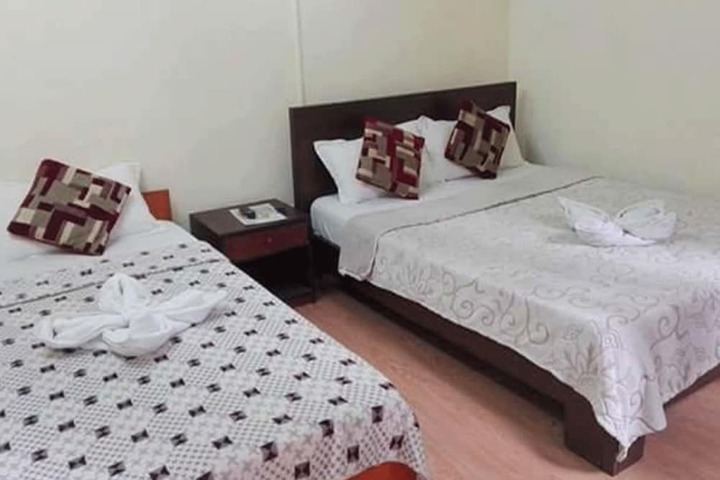 Room 6 of 30