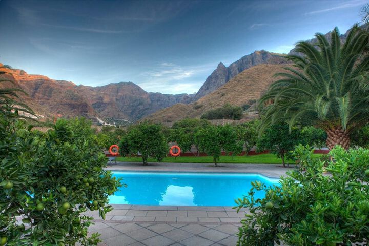 Pool 18 of 42