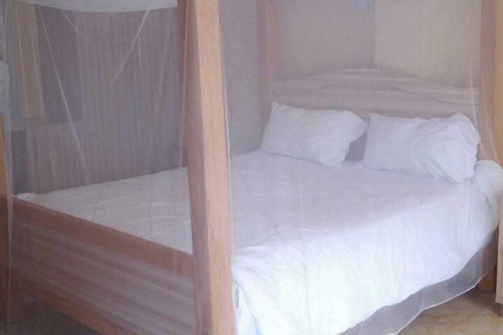 Room 6 of 48