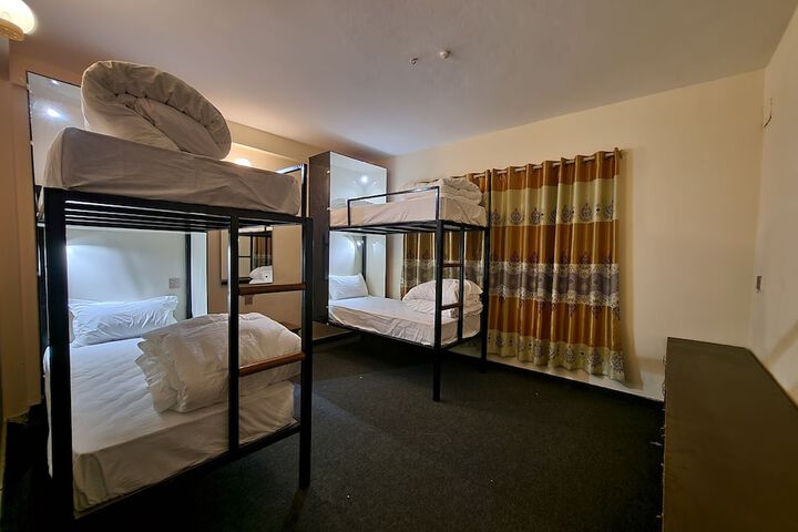 Room 18 of 33