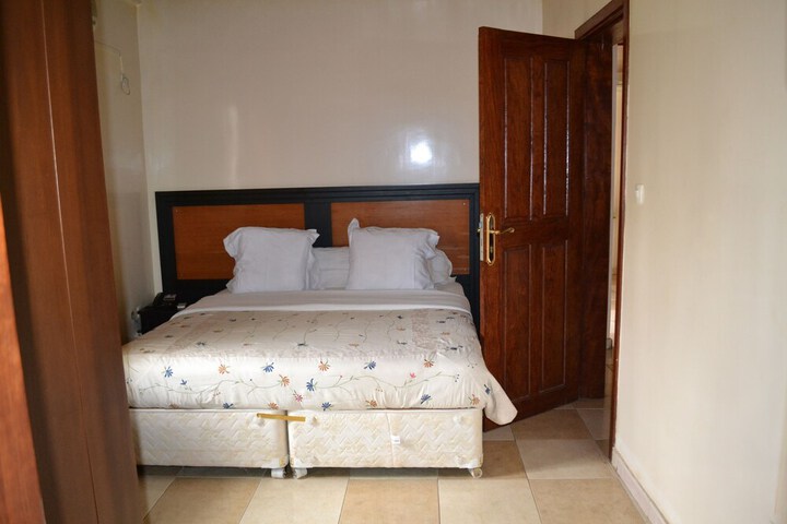 Room 10 of 31