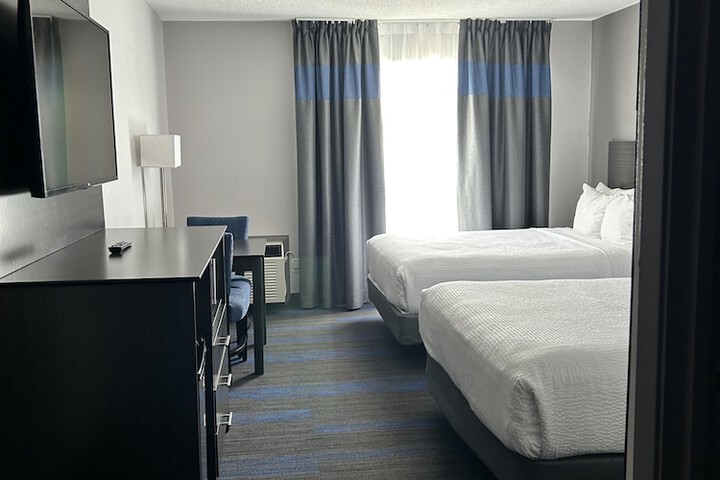 Room 3 of 38