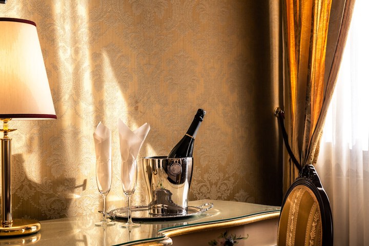 Dining Photos