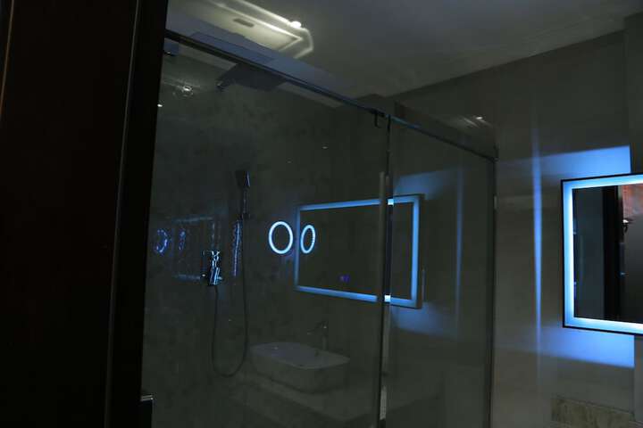 Room 20 of 33