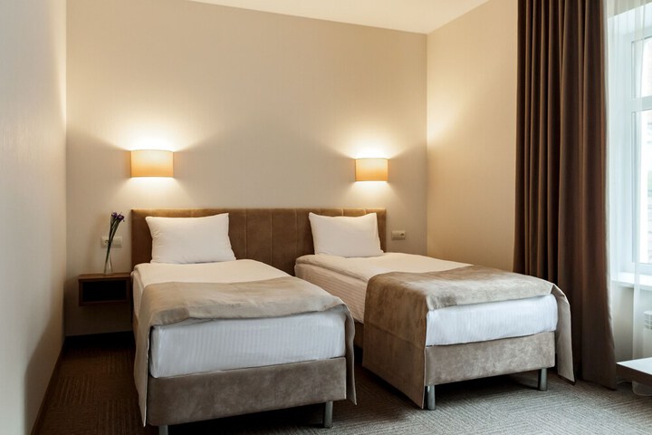 Room 8 of 37