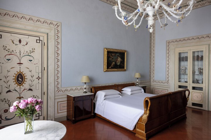 Room 43 of 100
