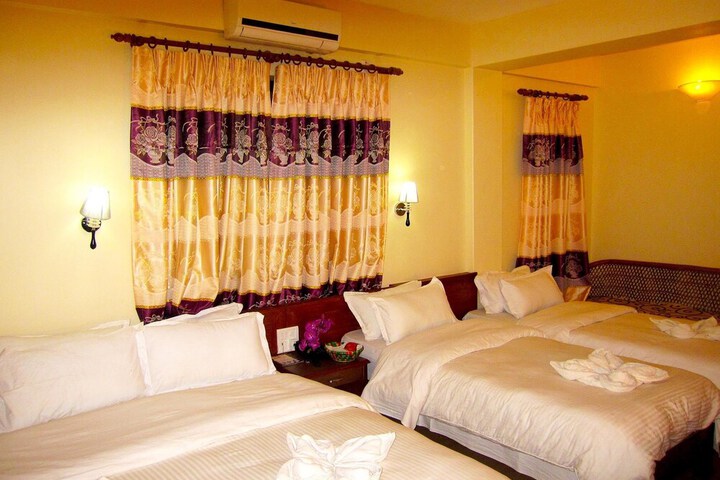 Room 16 of 38