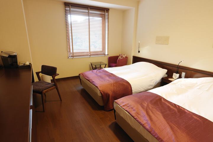 Room 14 of 98