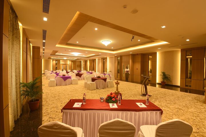 Ballroom/Hall 30 of 38