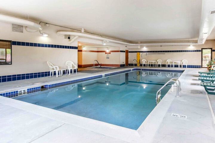 Pools & Facilities