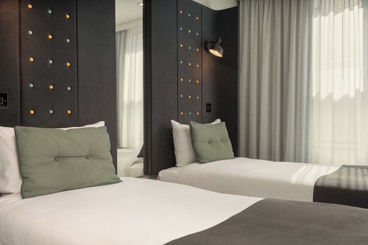Room 13 of 47