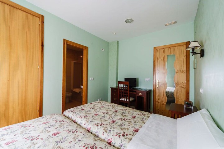 Room 8 of 36