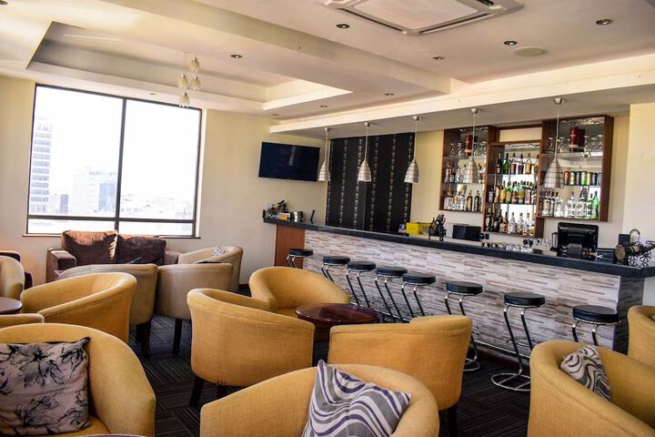 Lounge 58 of 71